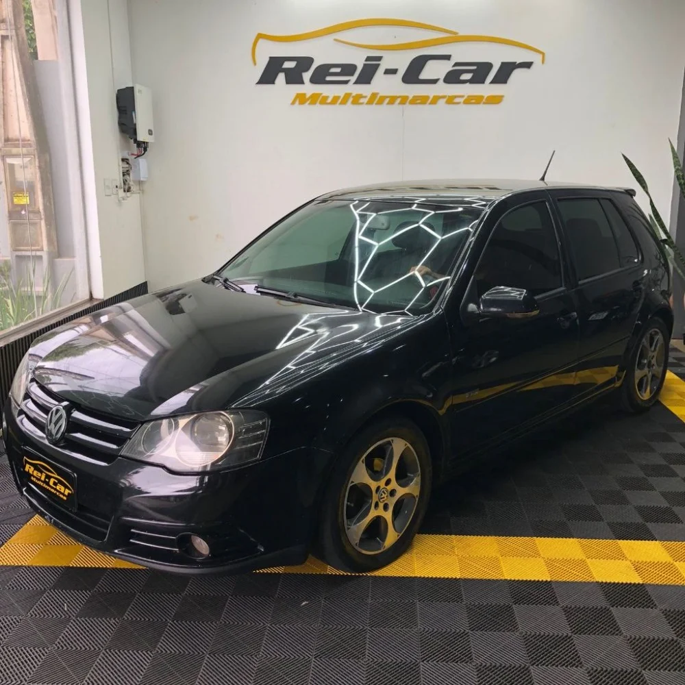 VW - VolksWagen Golf 1.6 Mi Total Flex 8V 4p